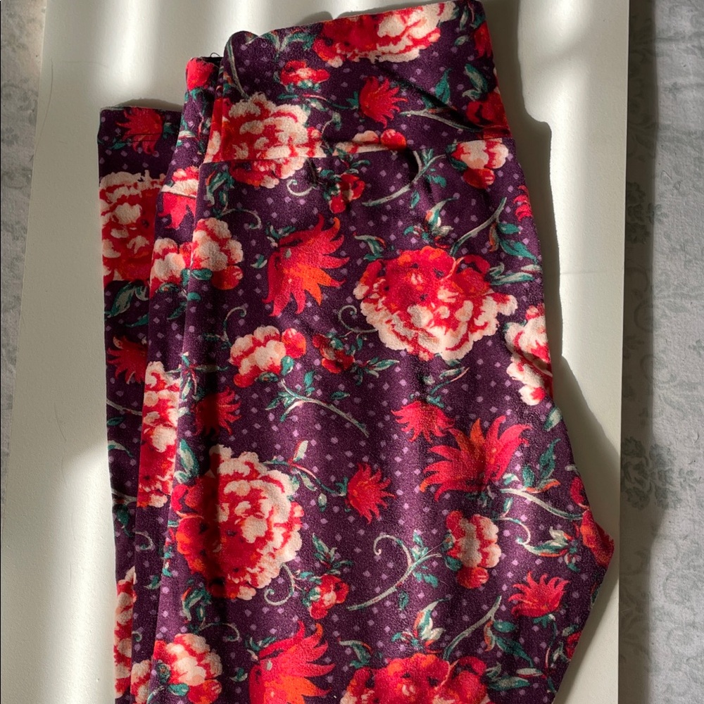 2 for $11 LuLaRoe butter soft Floral Leggings - Purple and Red OS
